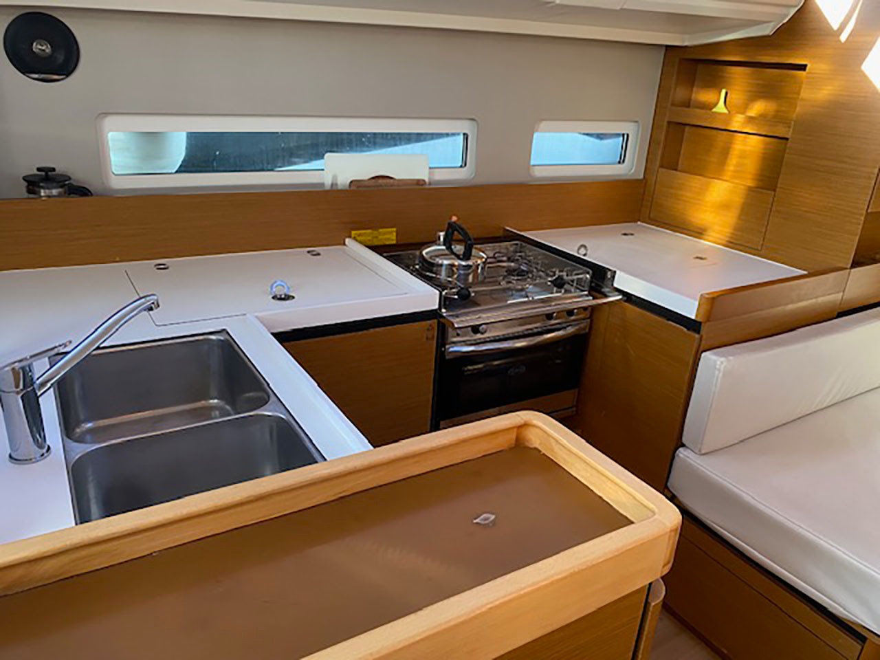 Sun Odyssey 410 (3 cab.) — photo 9