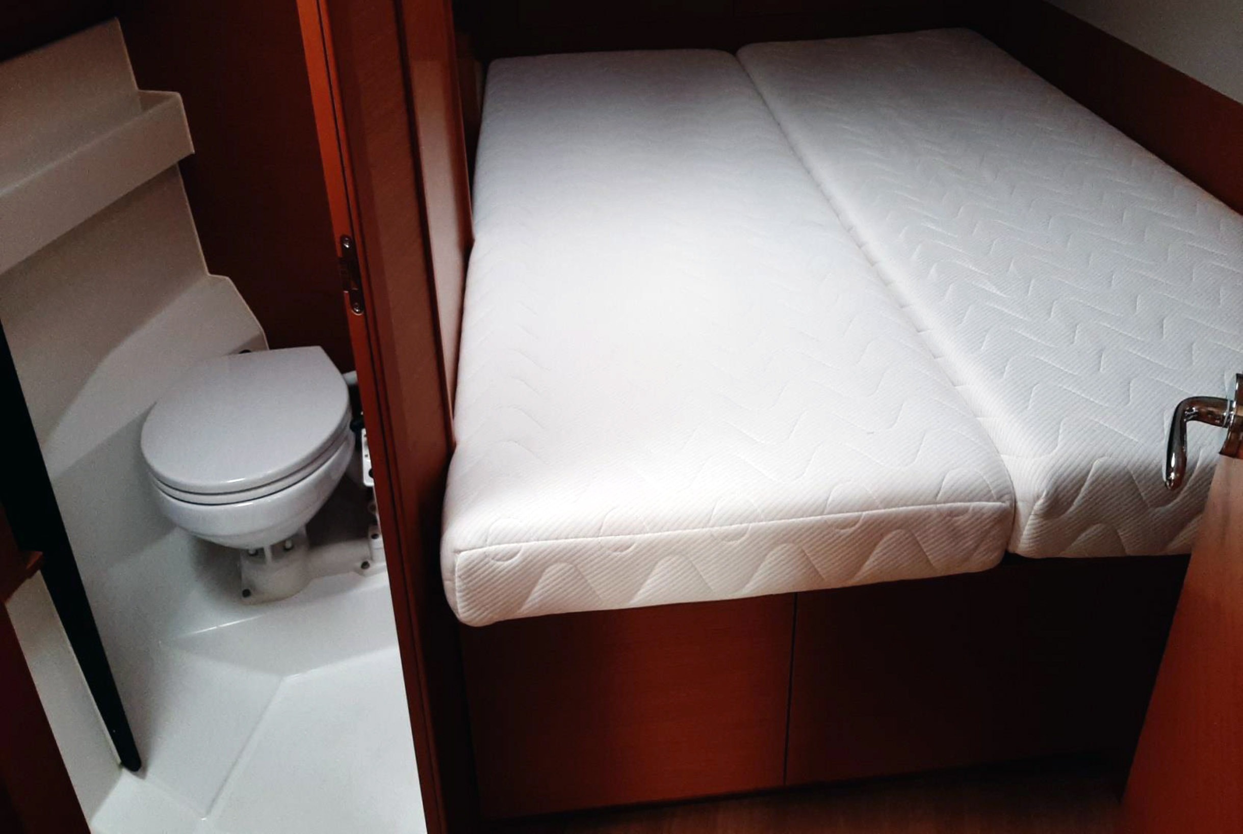 Sun Odyssey 410 (3 cab.) — photo 13