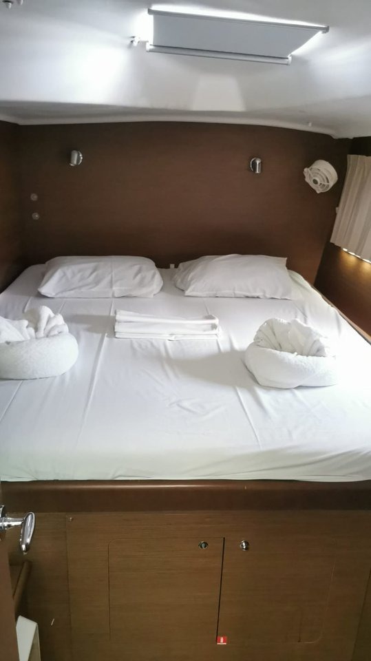 Lagoon 380 (4 cab.) — photo 8