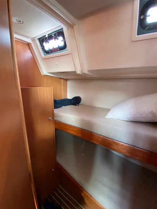 Bavaria C45 Holiday (5 cab.) — photo 19