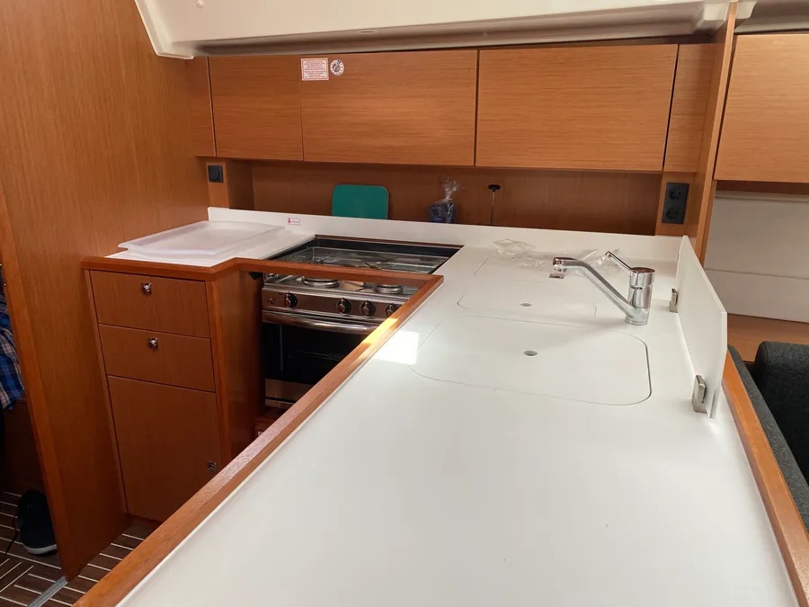 Bavaria C45 Holiday (5 cab.) — photo 20