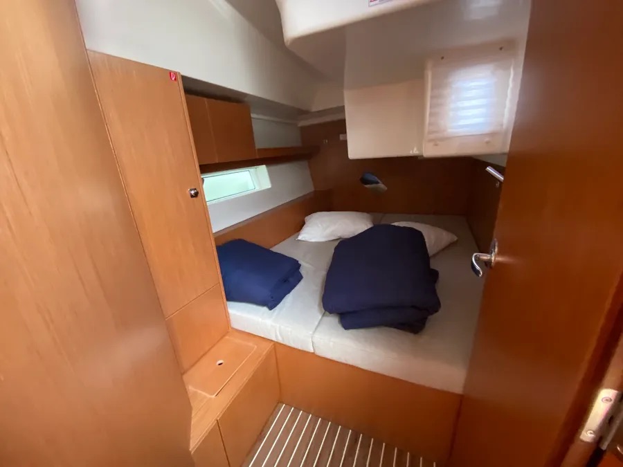 Bavaria C45 Holiday (5 cab.) — photo 4