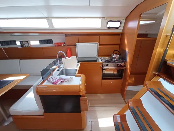 Sun Odyssey 439 (4 cab.) — photo 3