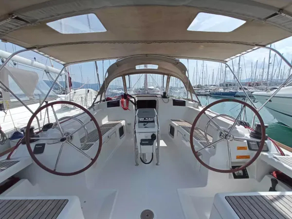 Sun Odyssey 439 (4 cab.) — photo 9