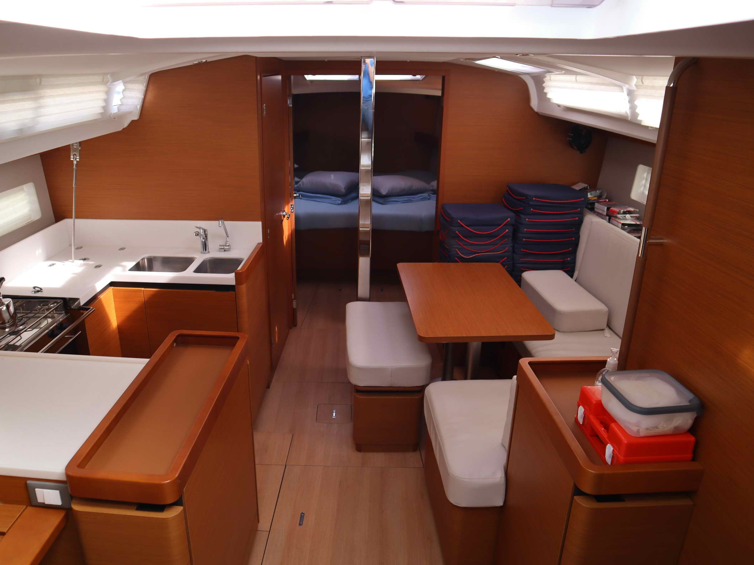 Sun Odyssey 440 (4 cab.) — photo 9