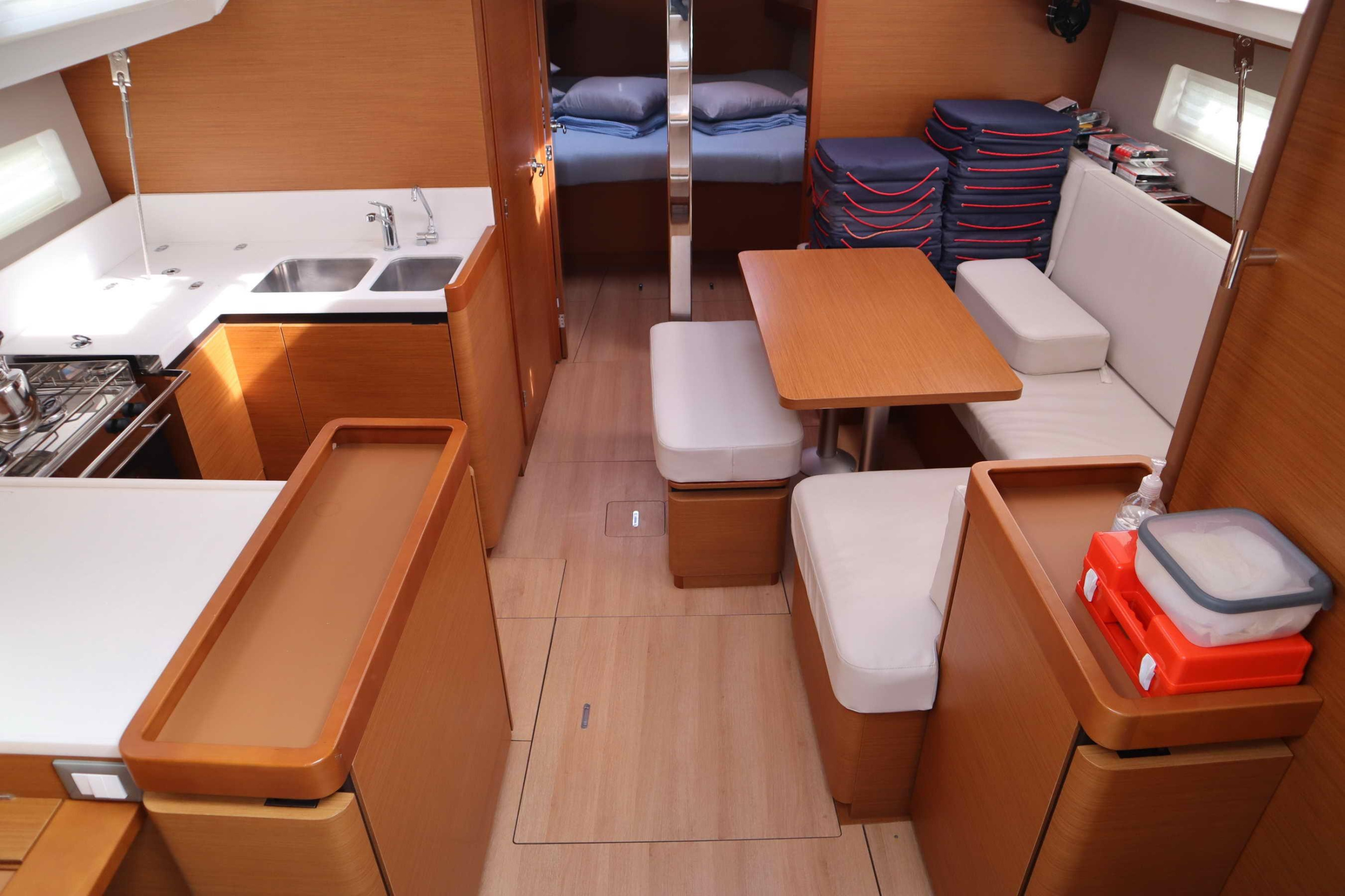 Sun Odyssey 440 (4 cab.) — photo 32