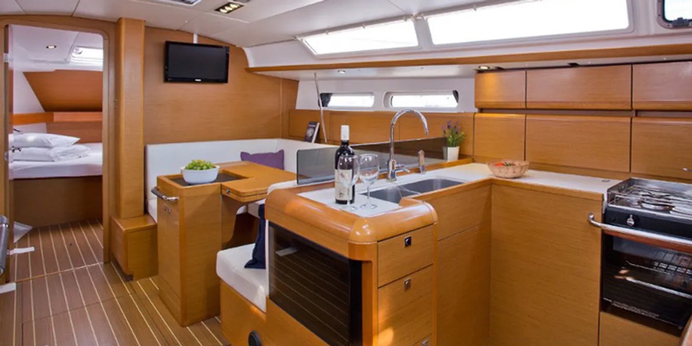 Sun Odyssey 409 (3 cab.) — photo 8