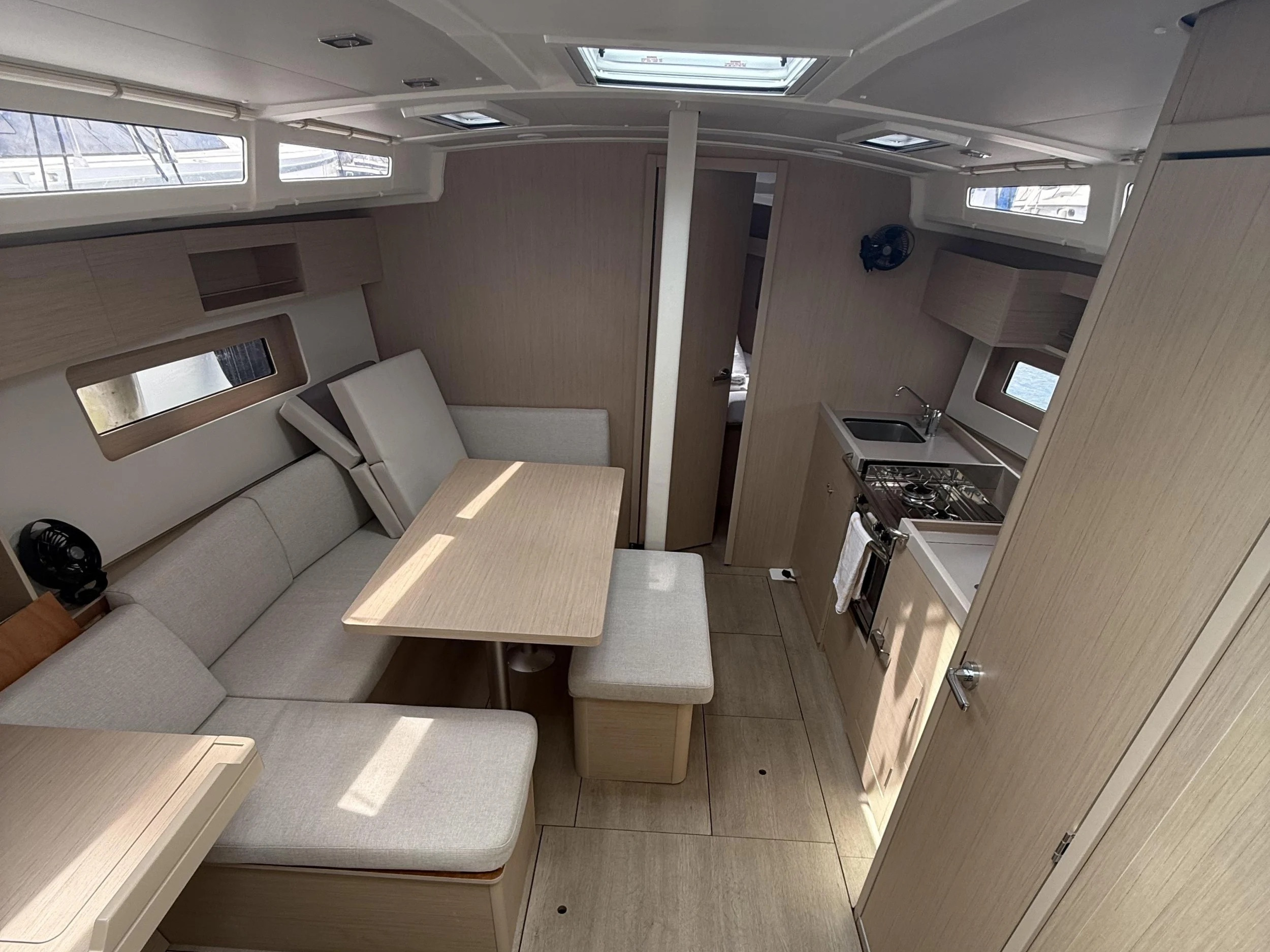 Oceanis 37.1 (3 cab.) — photo 3