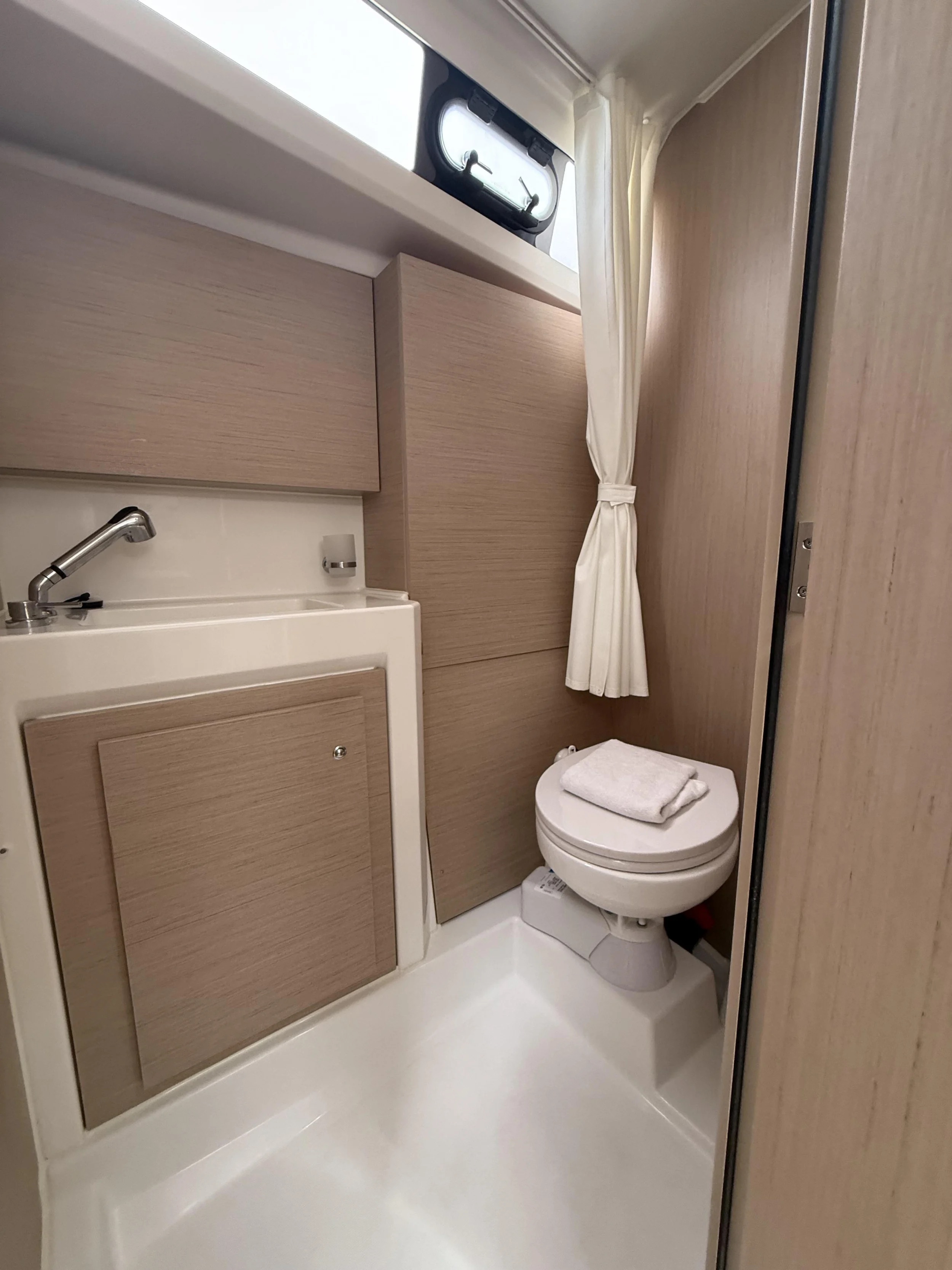 Oceanis 37.1 (3 cab.) — photo 4