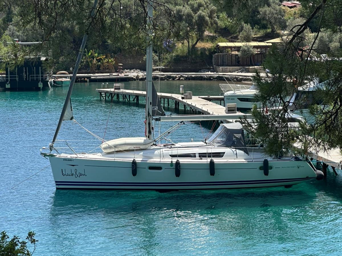 Sun Odyssey 39i — photo 1