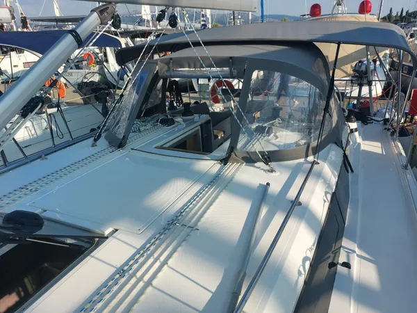 Bavaria C42 (3 cab.) — photo 18