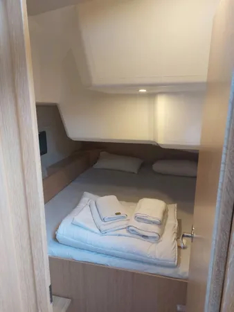 Bavaria C42 (3 cab.) — photo 15