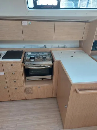 Bavaria C42 (3 cab.) — photo 22