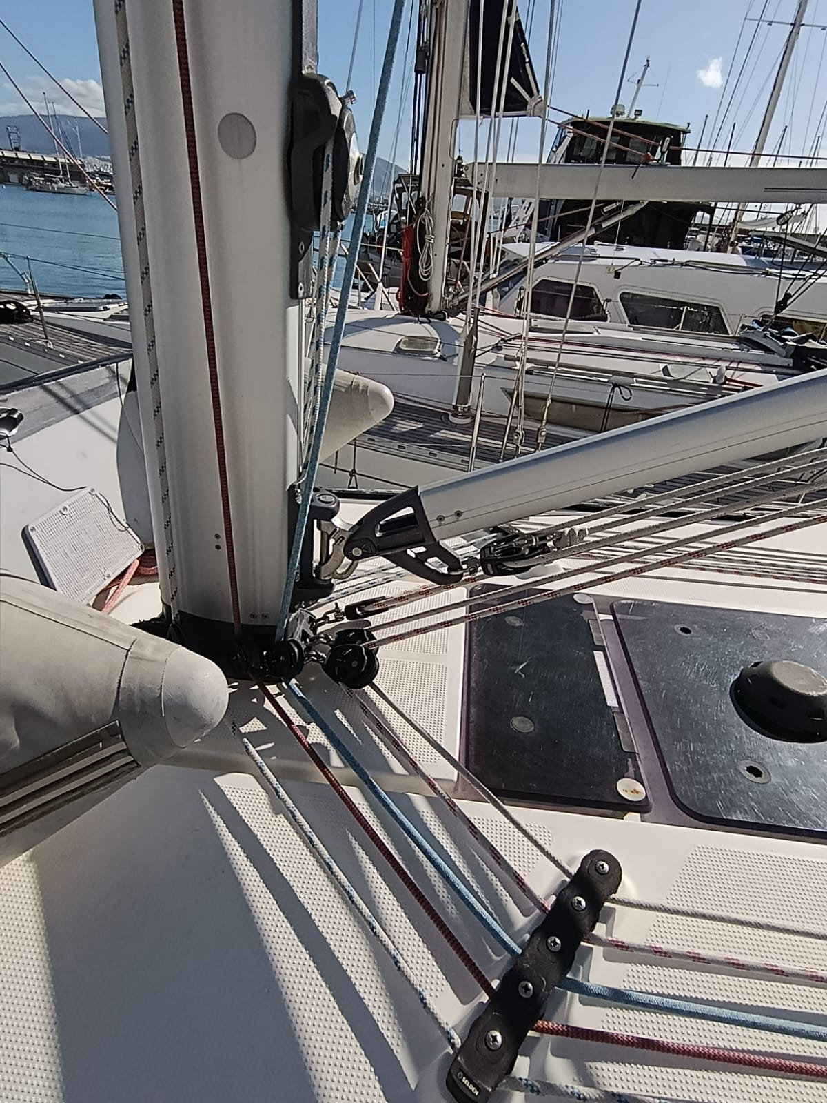 Bavaria 41 Cruiser — photo 11
