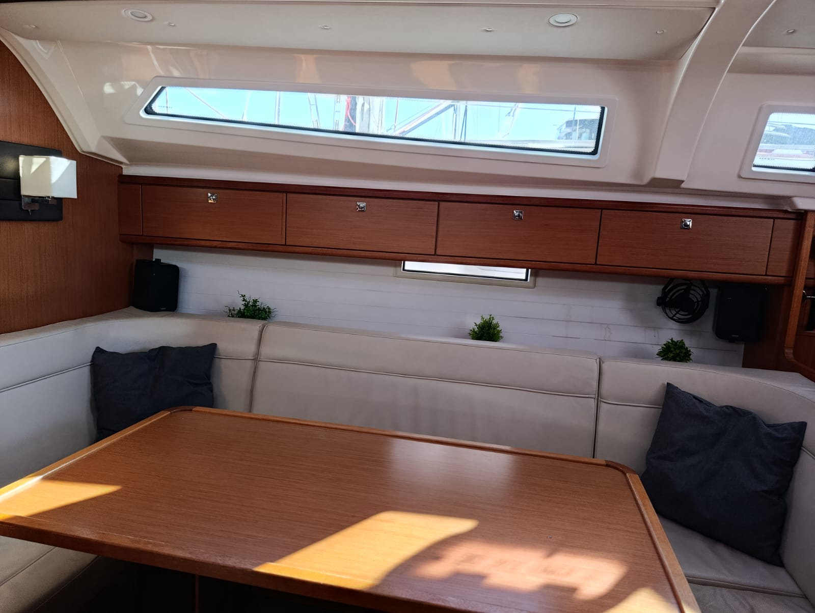 Bavaria 41 Cruiser — photo 13