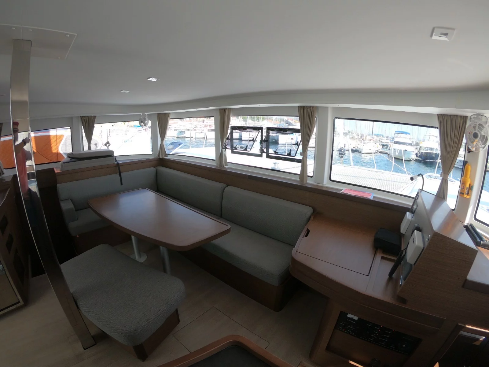 Lagoon 42 (Wind Desire) Interior image - 2