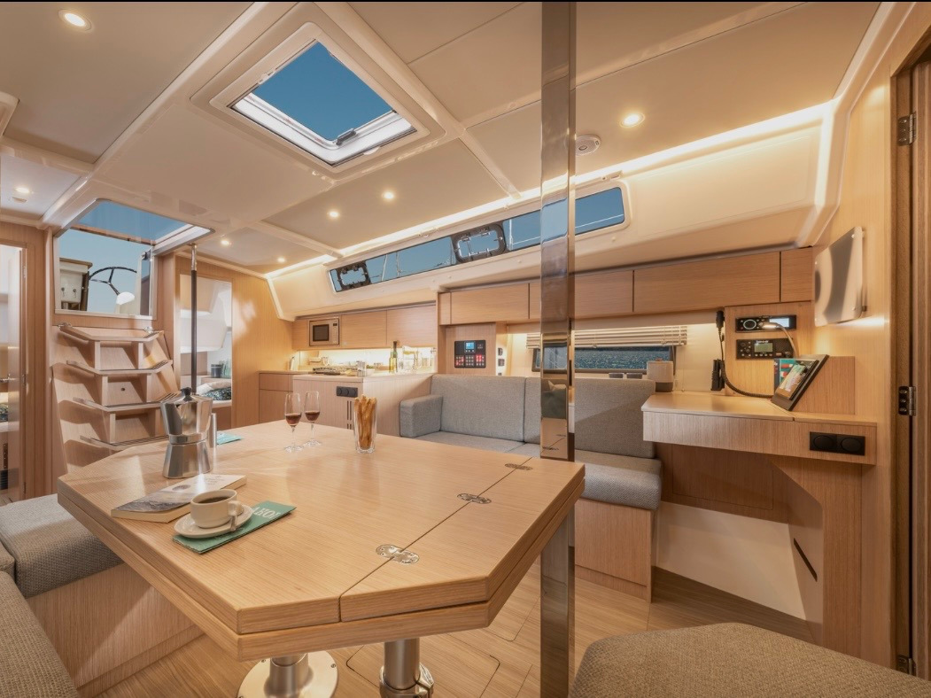 Bavaria C42 (3 cab.) — photo 6