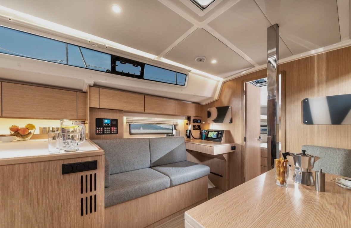 Bavaria C42 (3 cab.) — photo 4