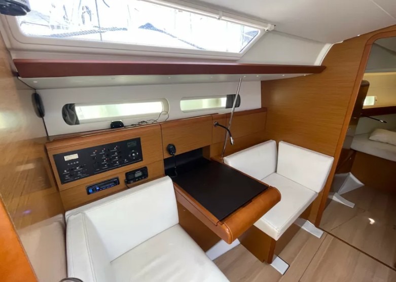 Sun Odyssey 419 (3 cab.) — photo 11
