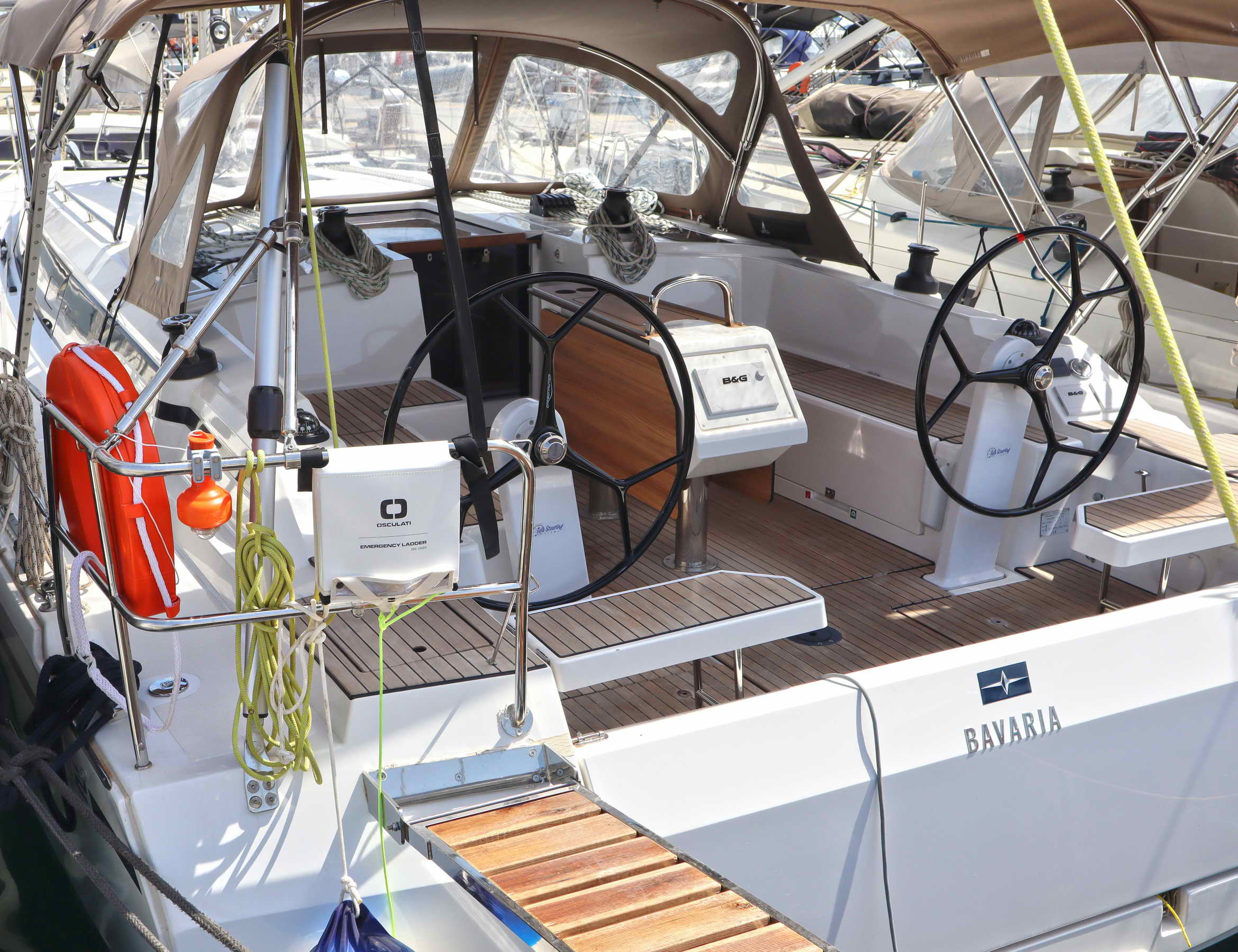 Bavaria C42 (3 cab.) — photo 17