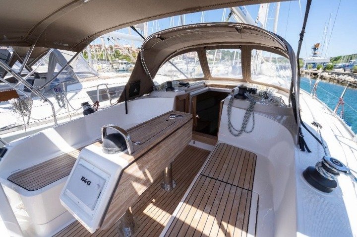 Bavaria Cruiser 37 (2 cab.) — photo 2