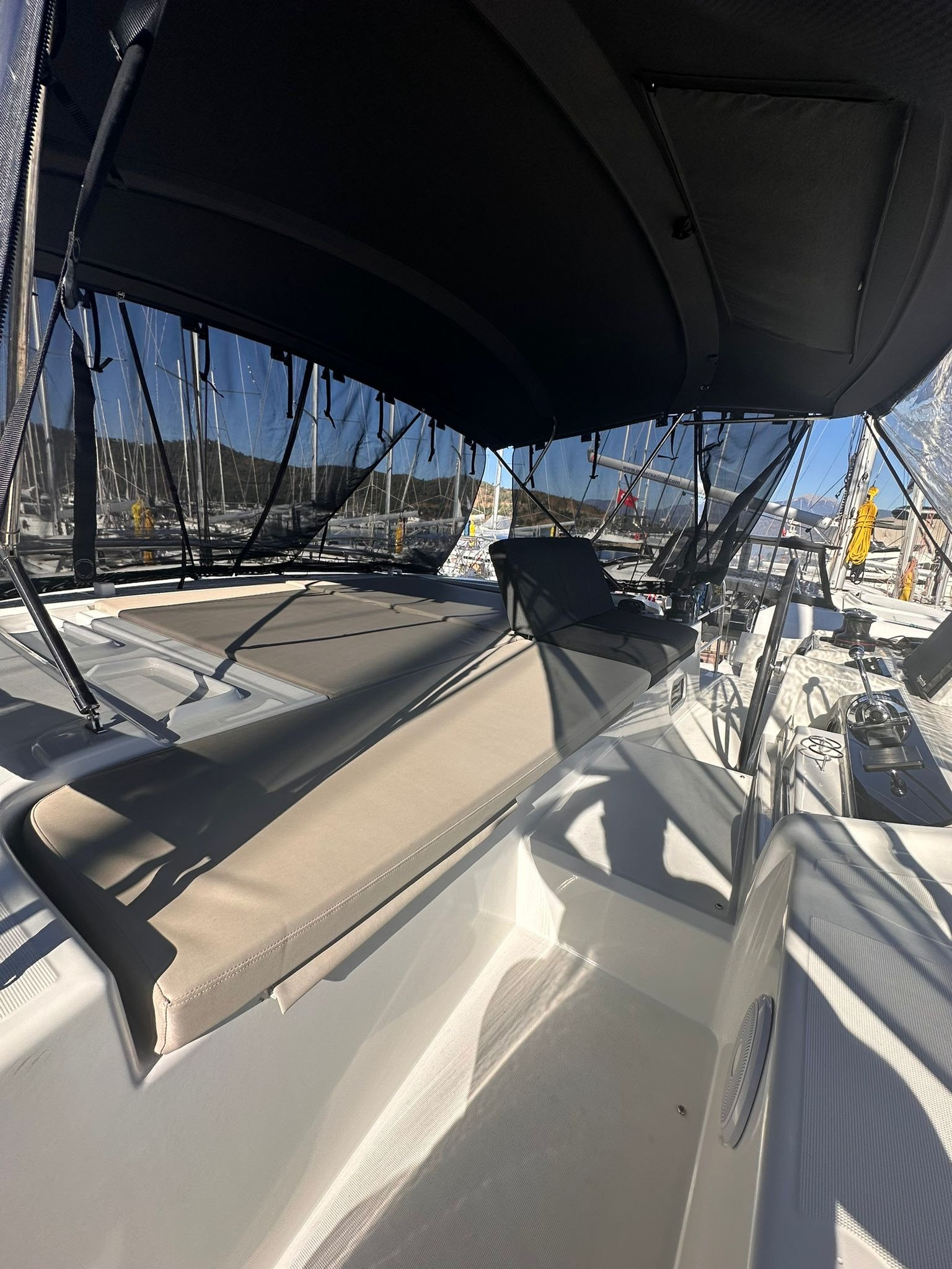Lagoon 46 — photo 2