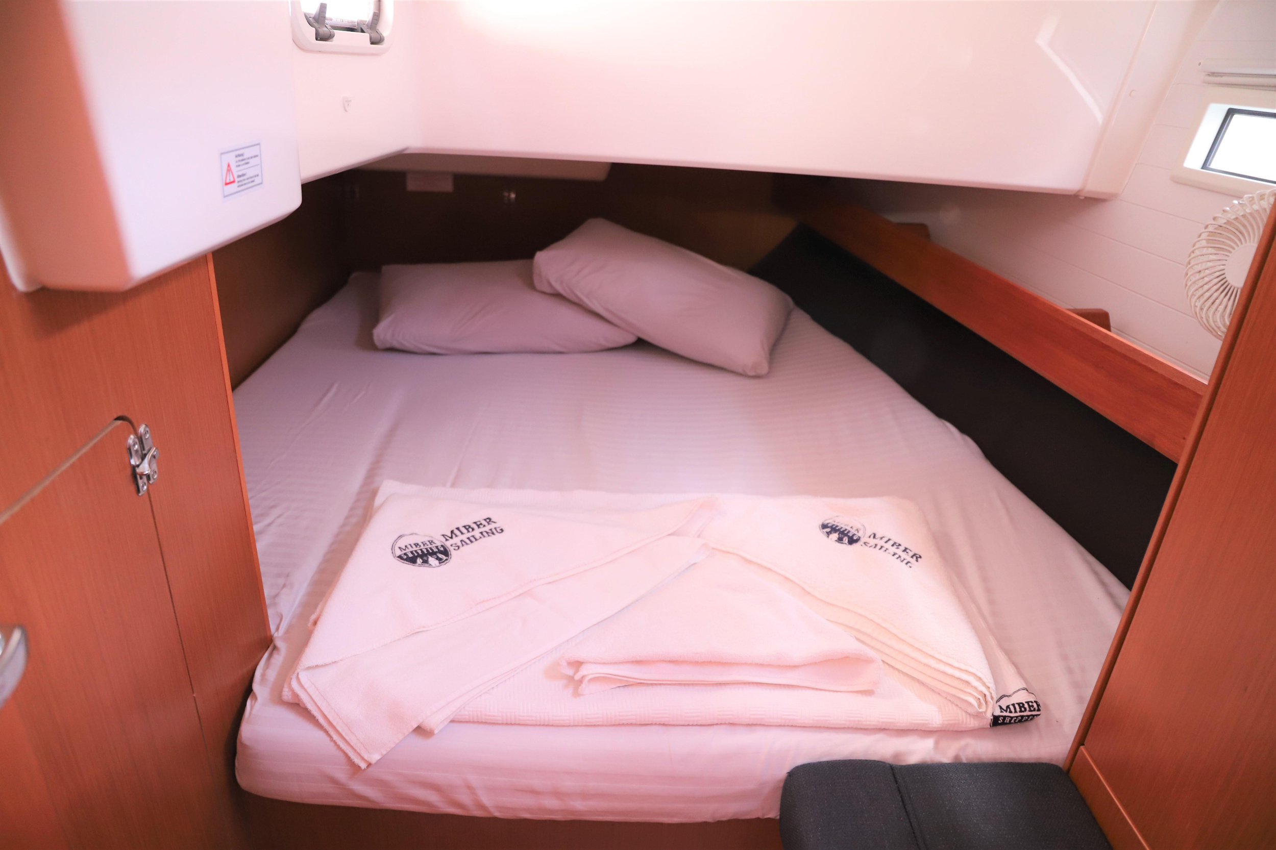 Bavaria Cruiser 41 — photo 10