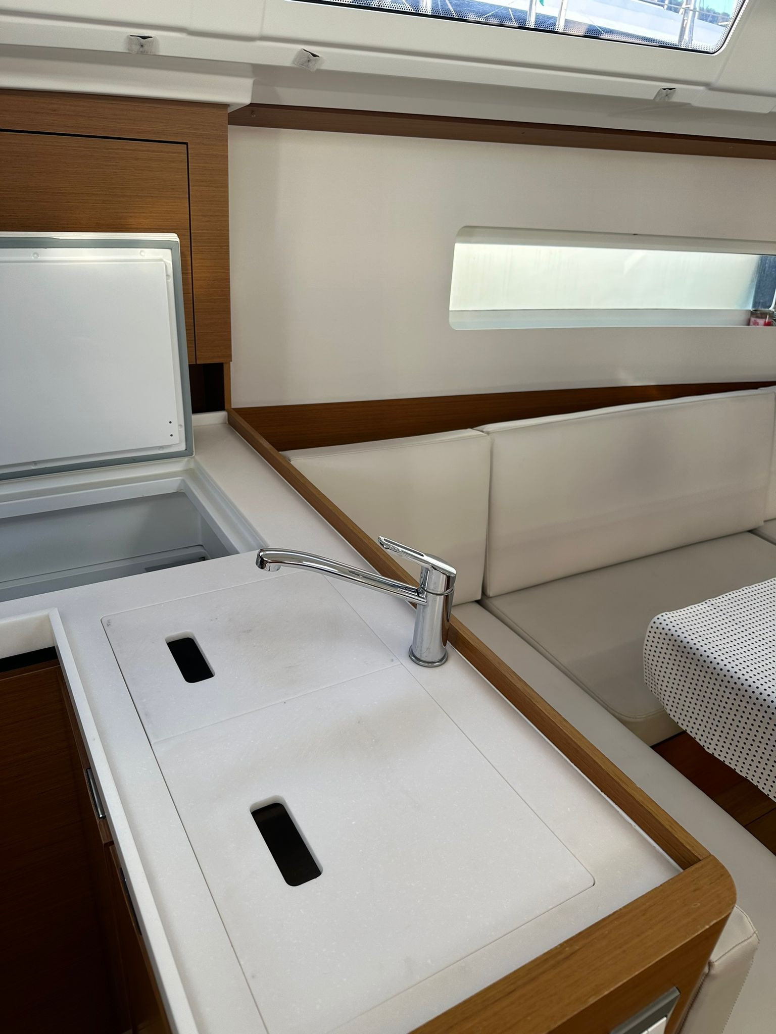 Sun Odyssey 380 — photo 4