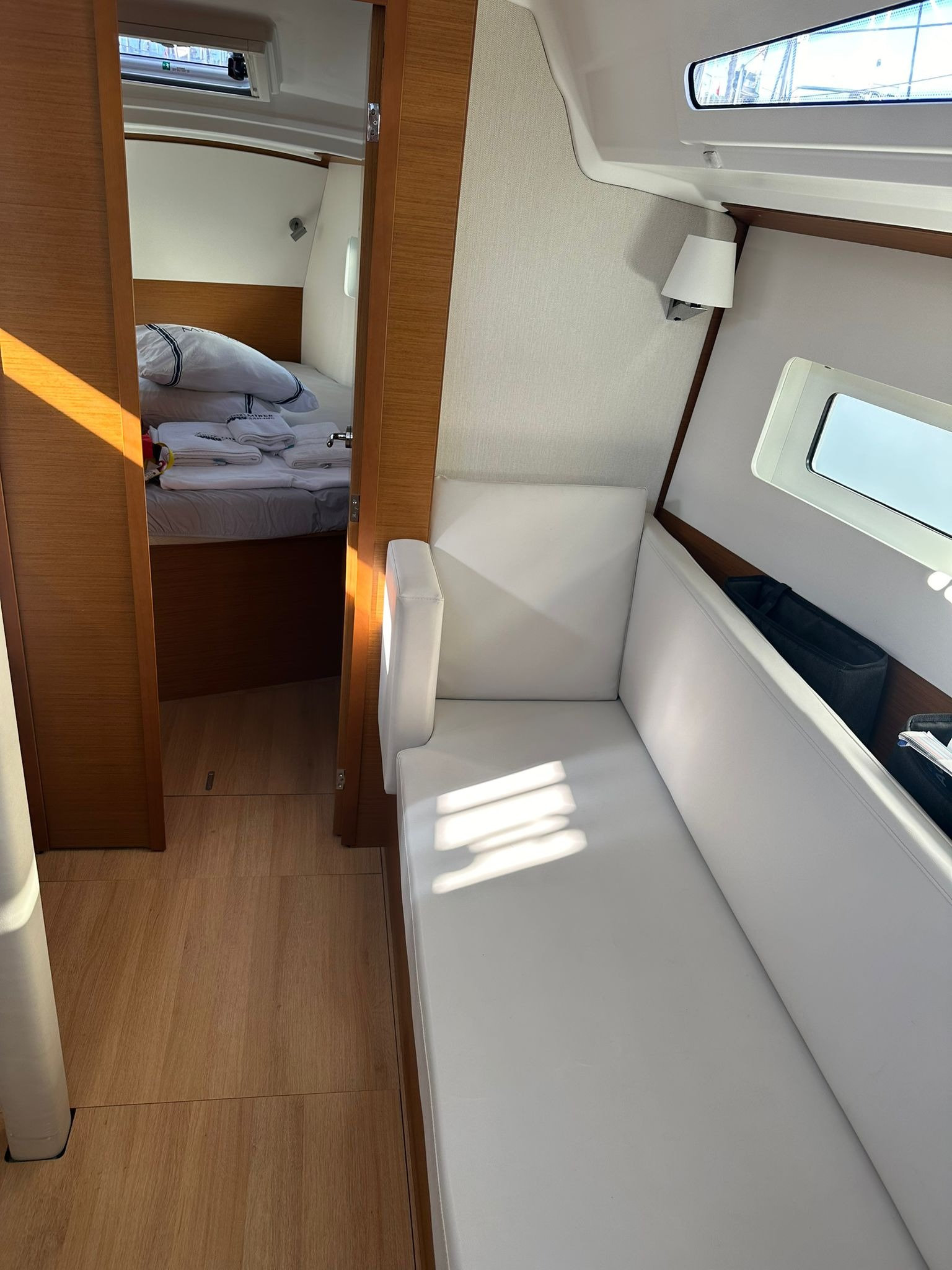 Sun Odyssey 380 — photo 11