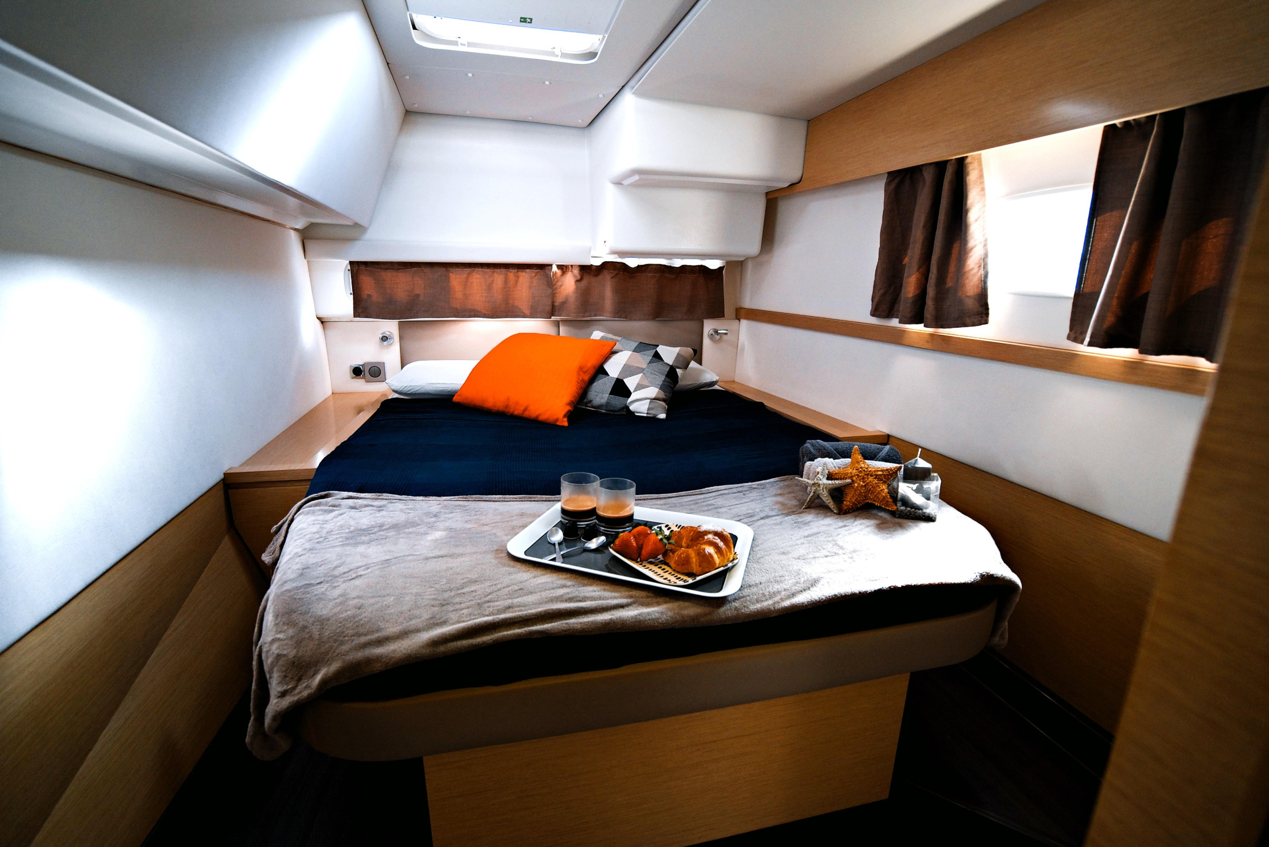 Helia 44 — photo 13