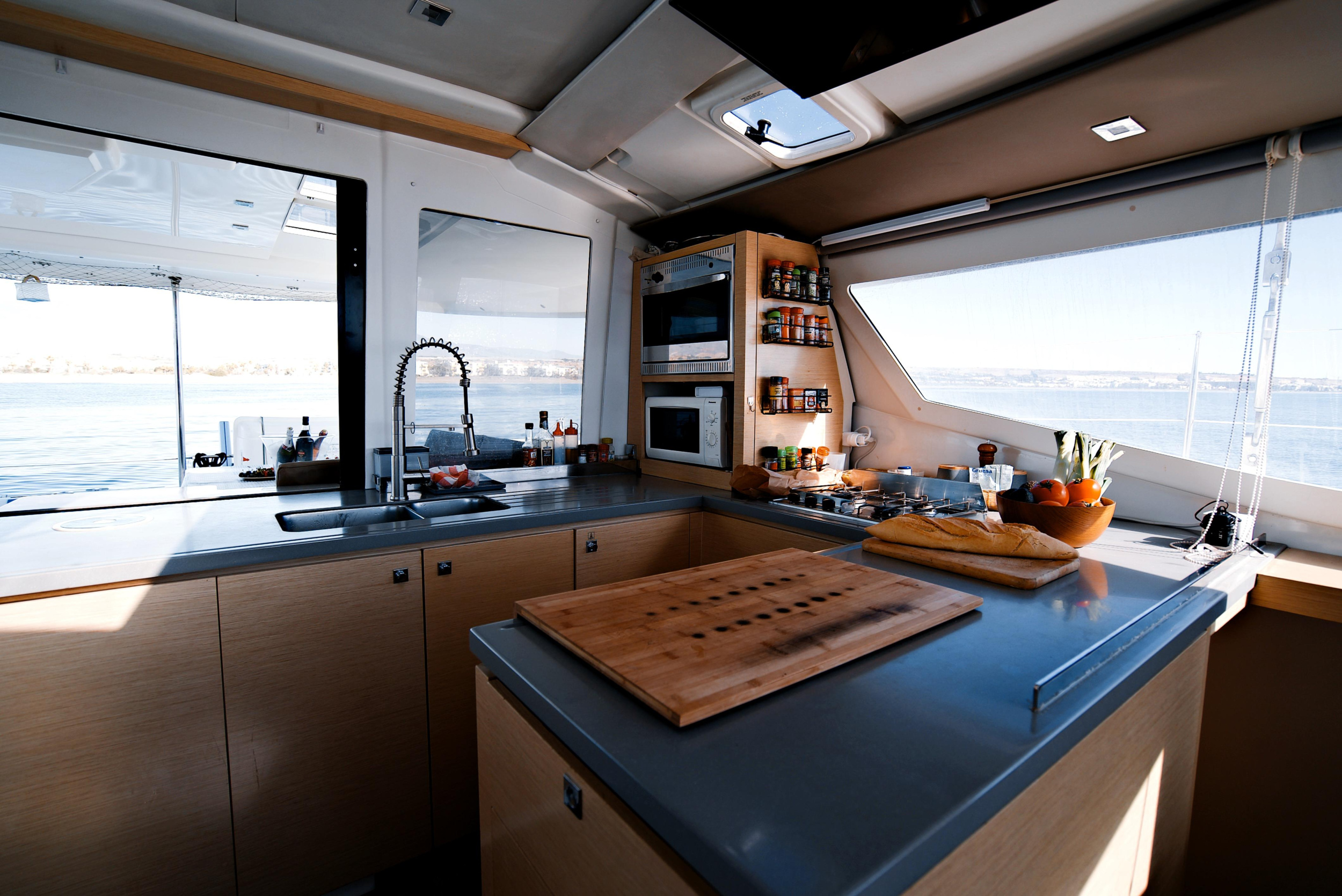 Helia 44 — photo 10