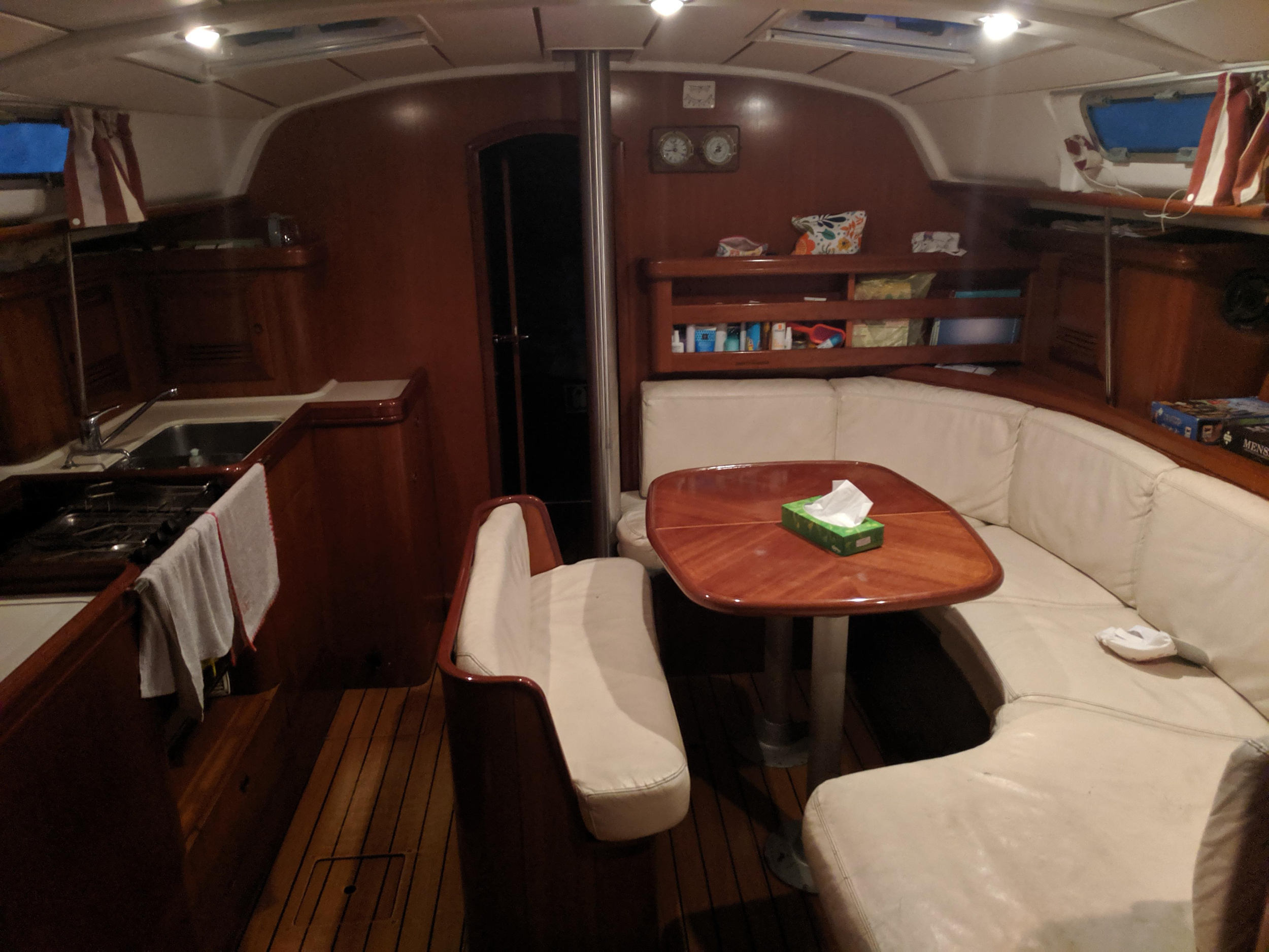 Oceanis Clipper 411 — photo 12