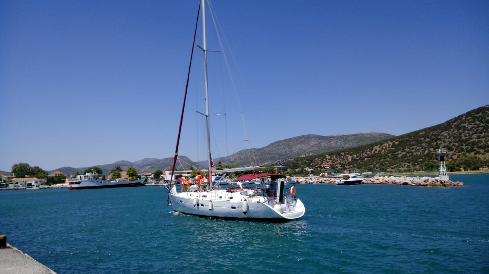 Oceanis Clipper 411 — photo 6