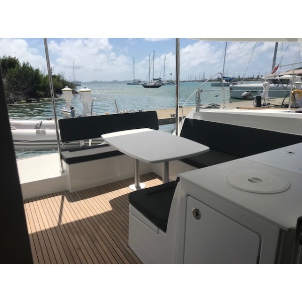 Lagoon 450 Fly — photo 4