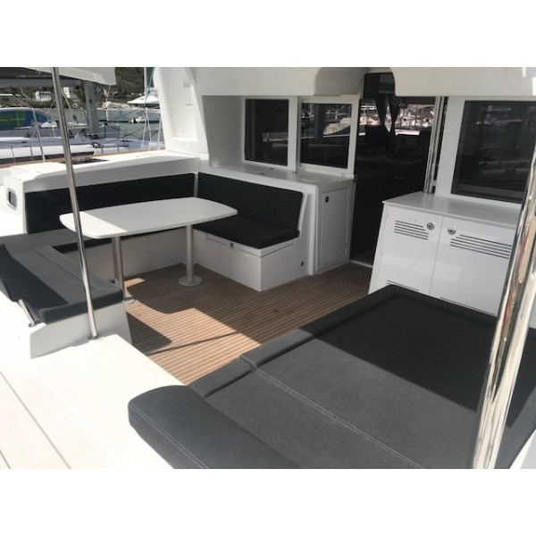 Lagoon 450 Fly — photo 15