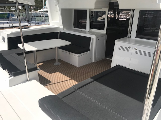 Lagoon 450 Fly — photo 14