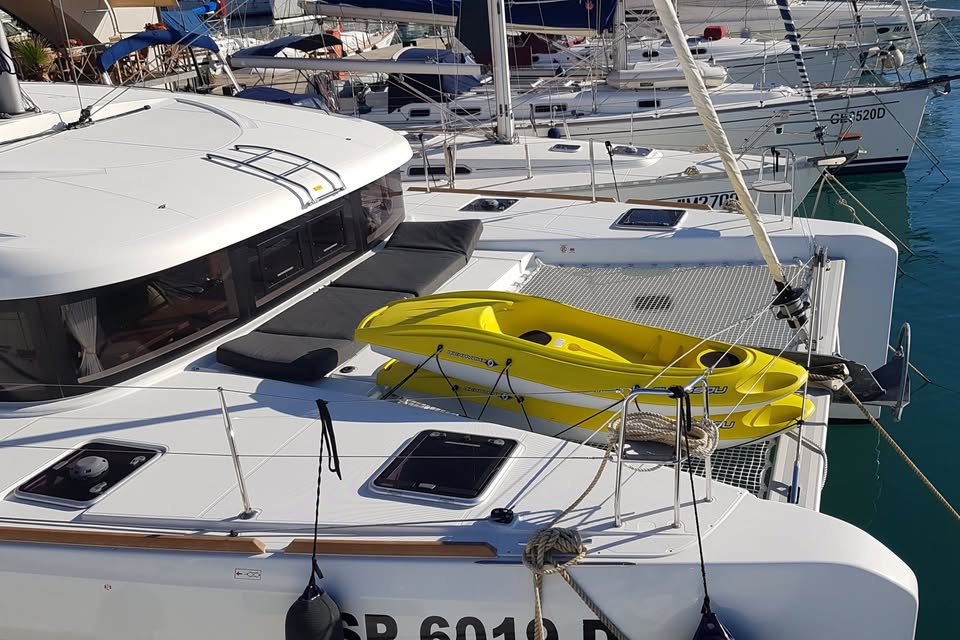 Lagoon 40 — photo 7