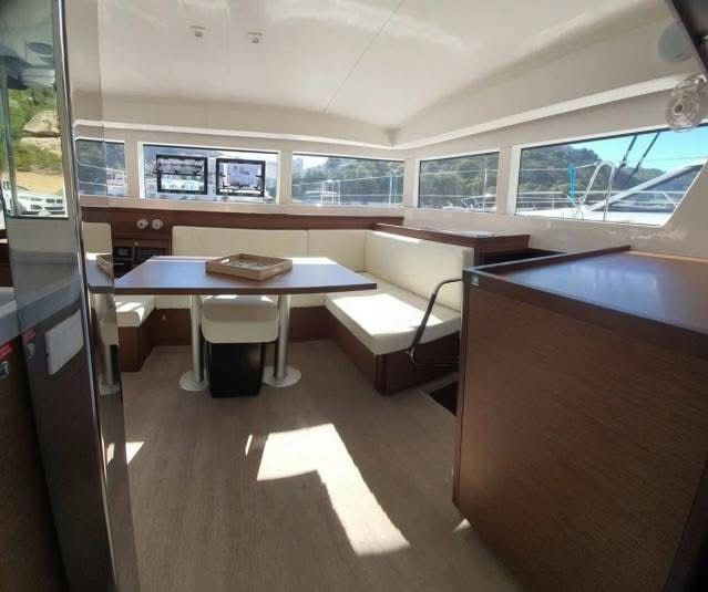 Lagoon 40 — photo 12
