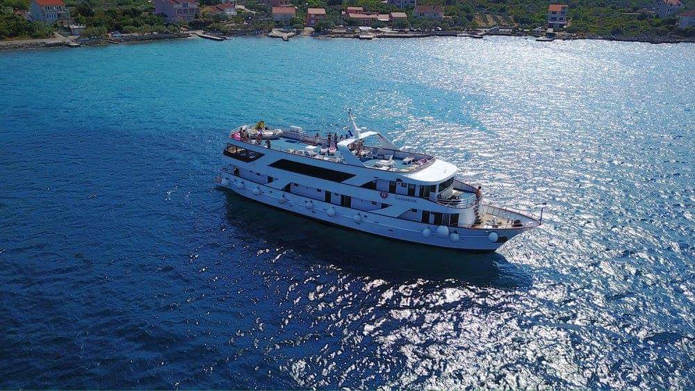 Motoryacht — photo 14