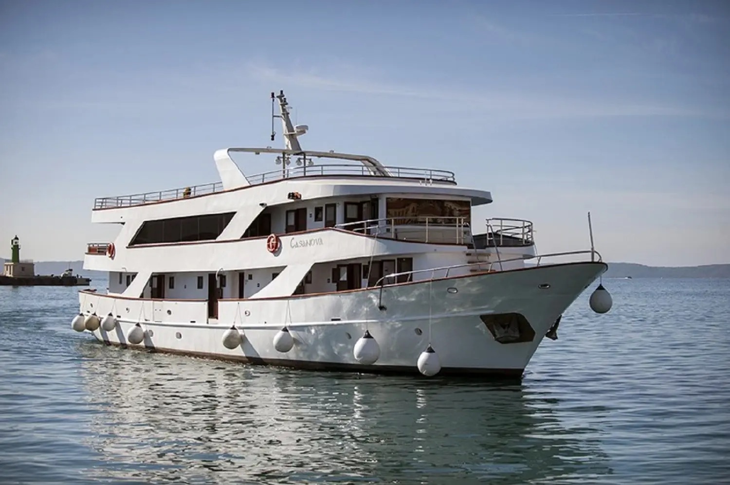 Motoryacht — photo 10