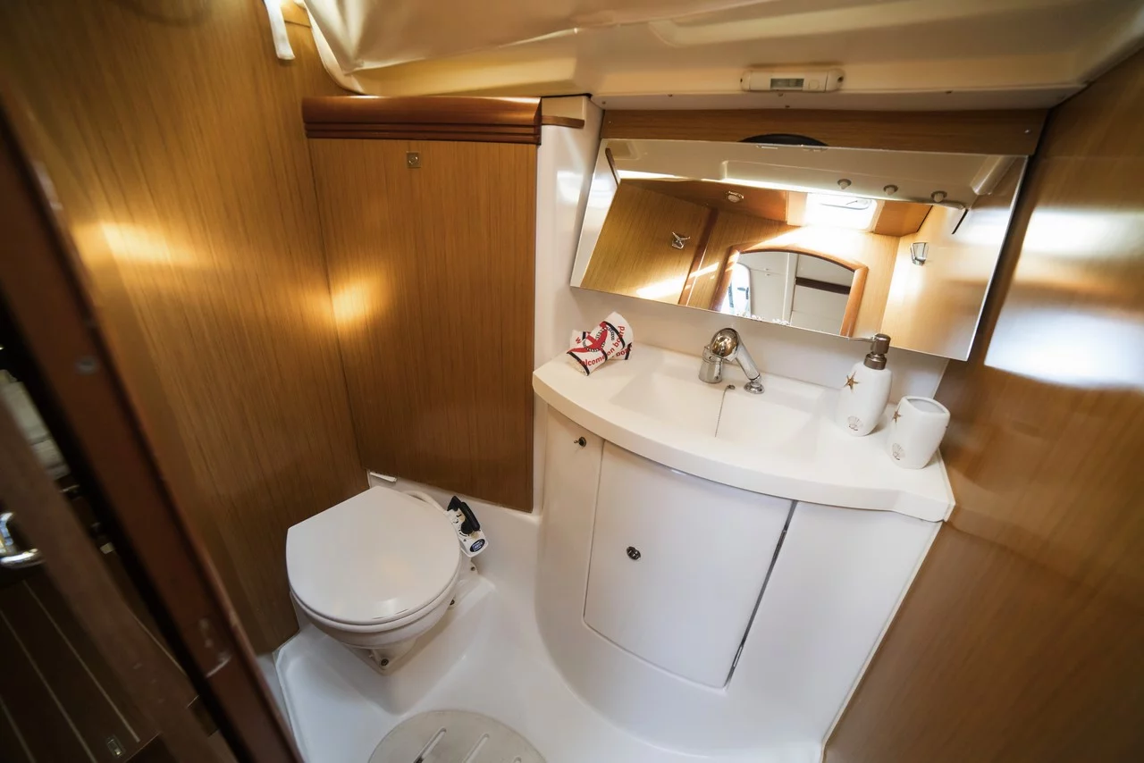 Sun Odyssey 42 i (Triton)  - 2