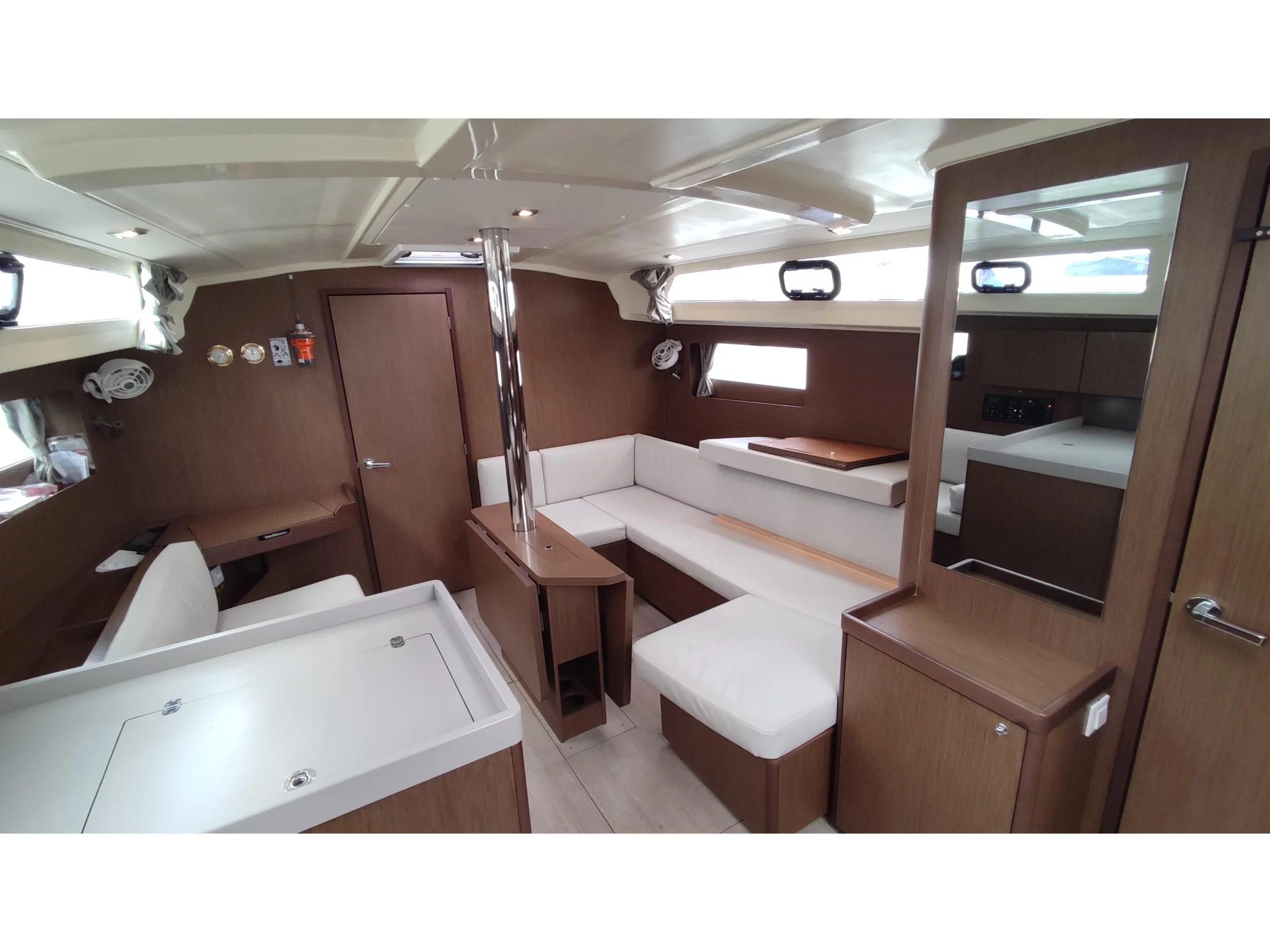 Oceanis 41.1 (Maera) Interior image - 18