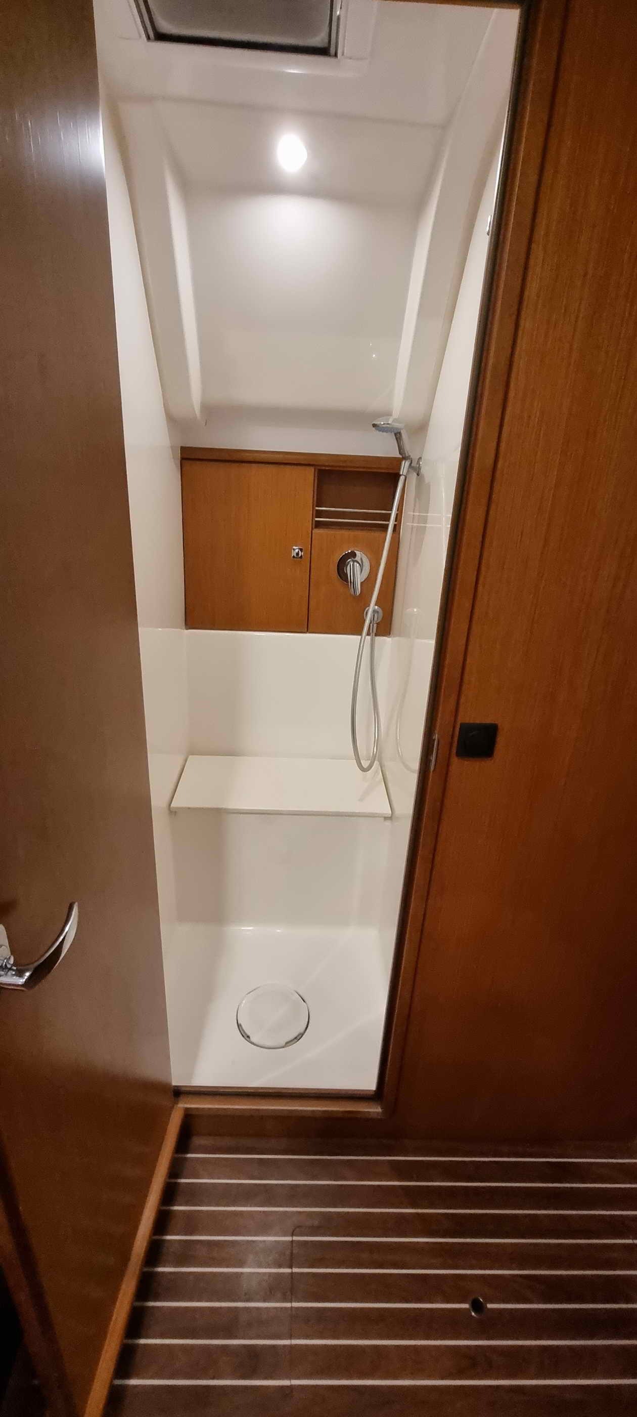 Bavaria Cruiser 51 (5 cab.) — photo 9