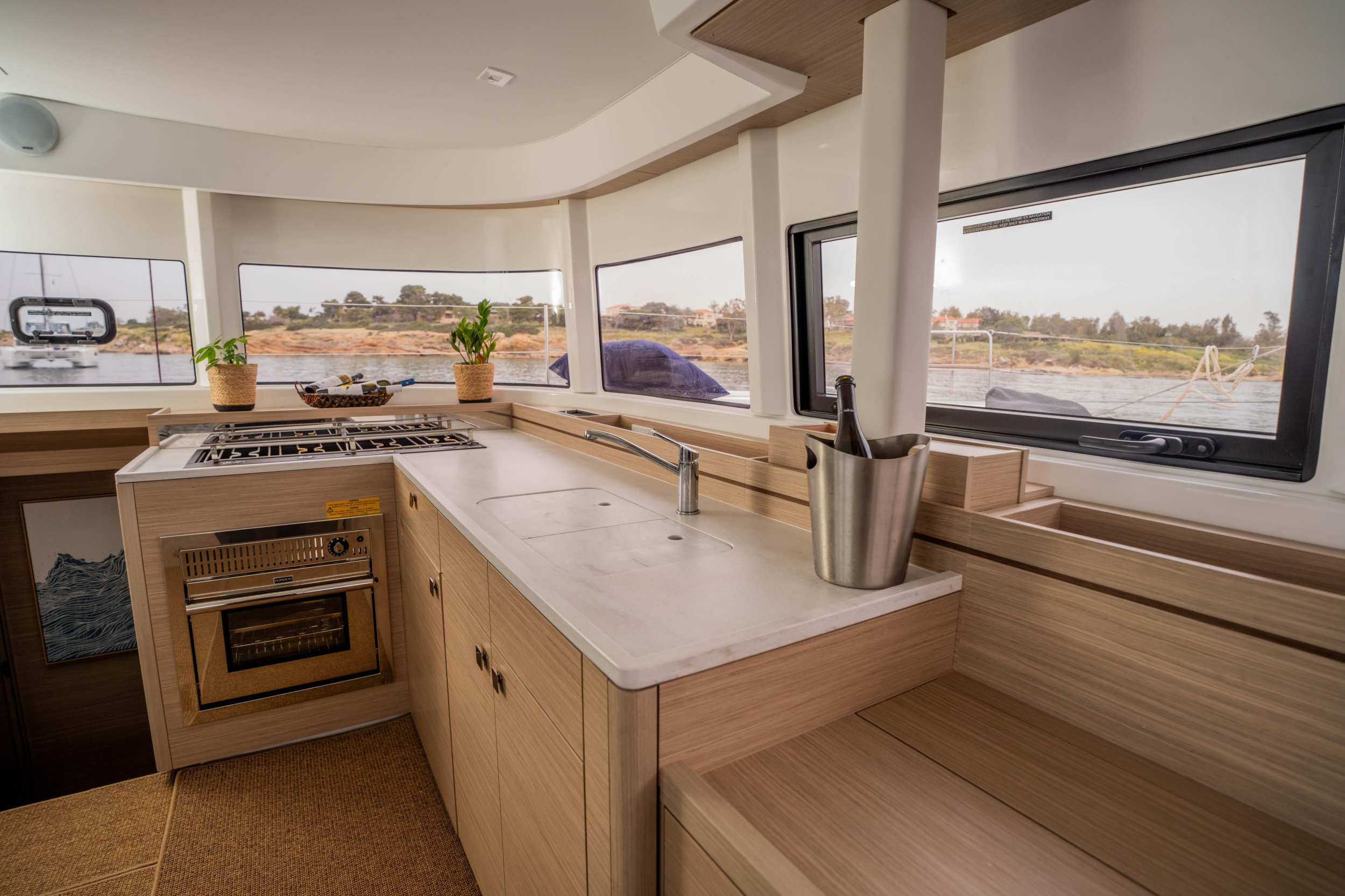Lagoon 43 — photo 16