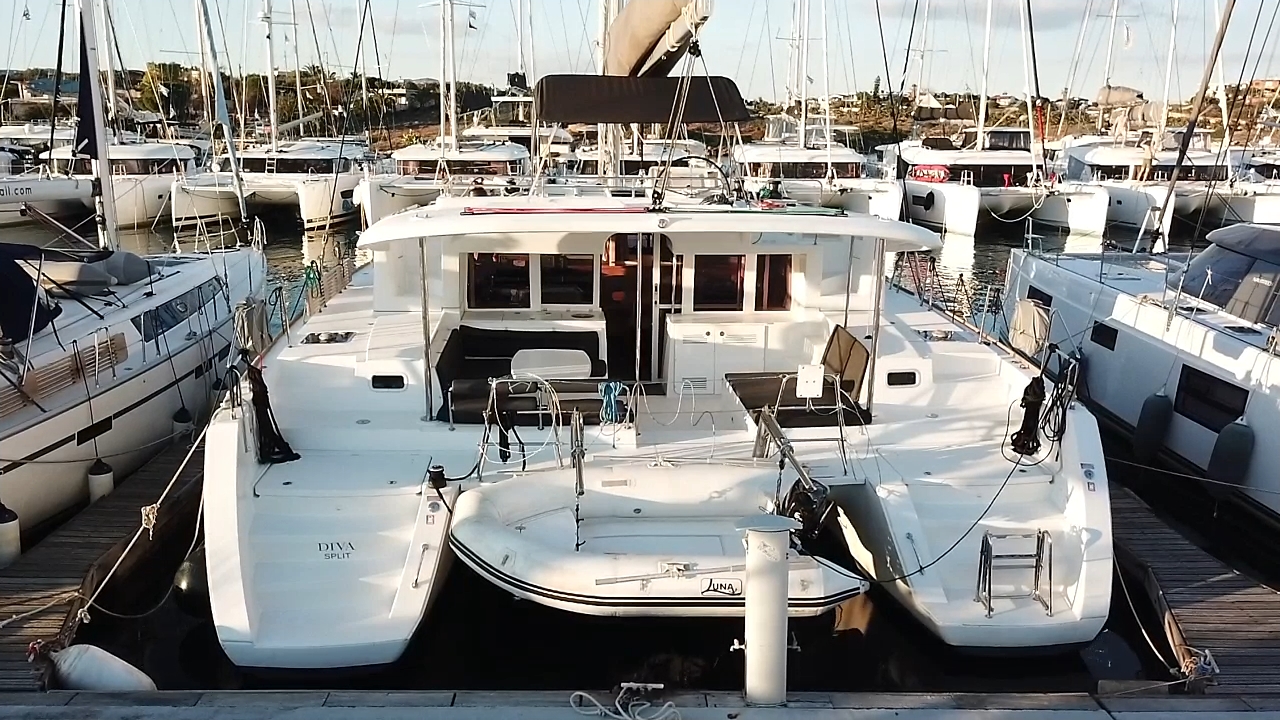 Lagoon 450 Fly — photo 19