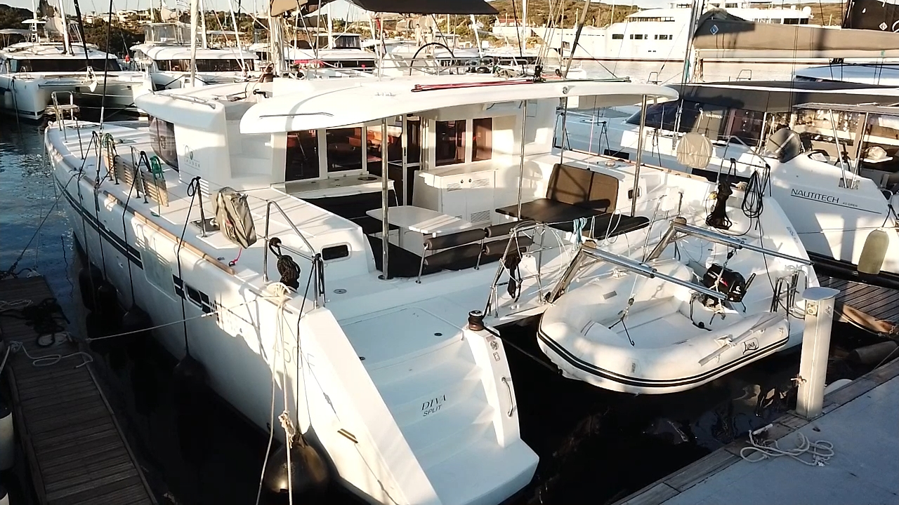 Lagoon 450 Fly — photo 23