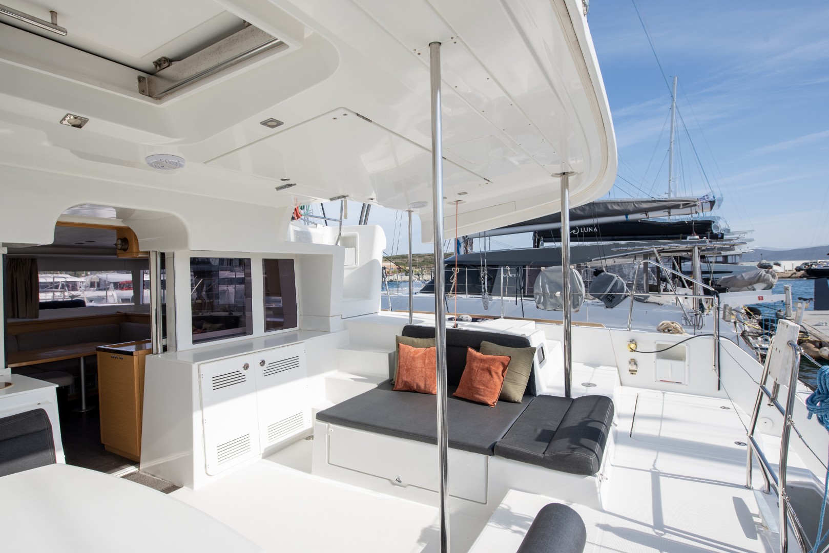 Lagoon 450 Fly — photo 21