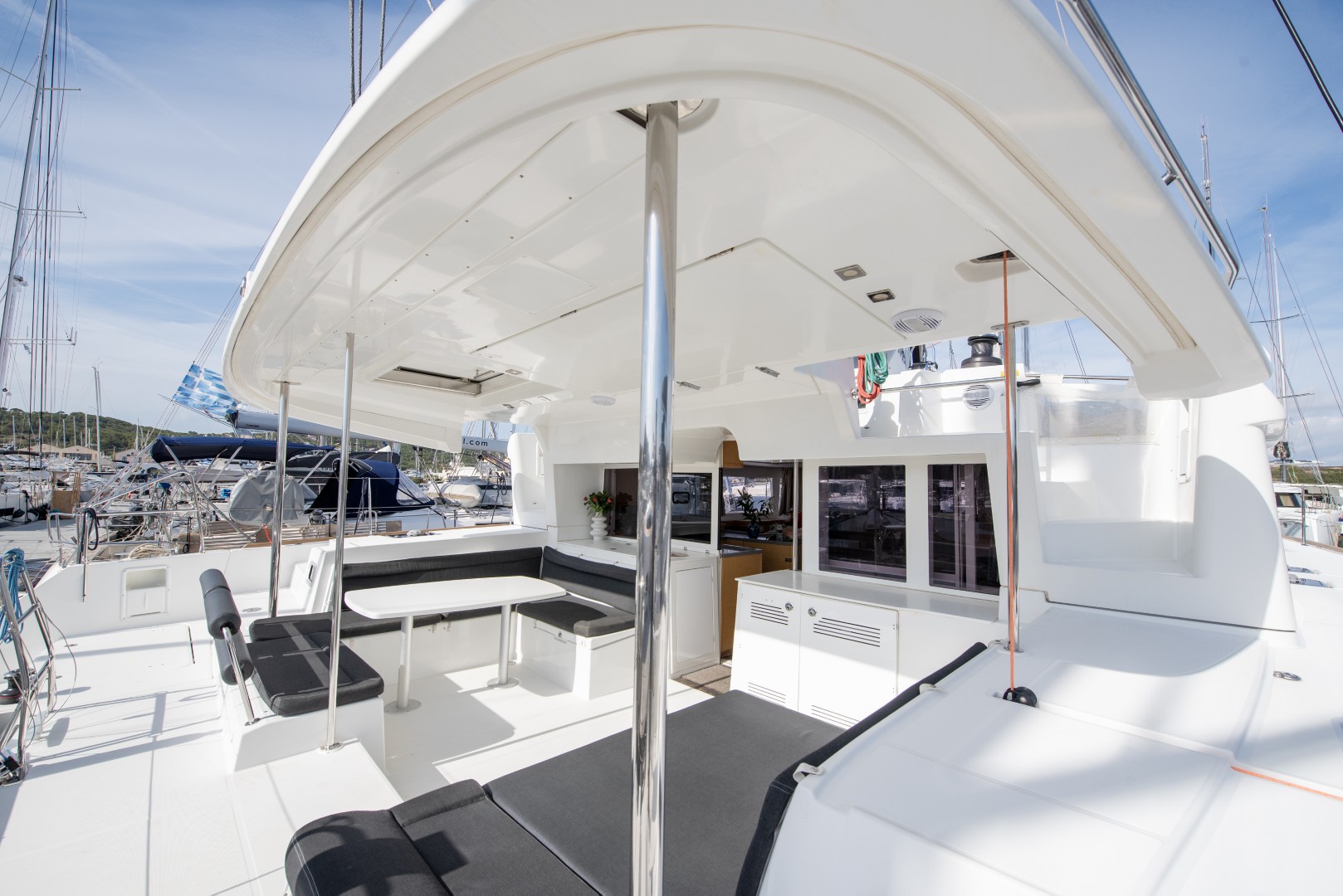 Lagoon 450 Fly — photo 17