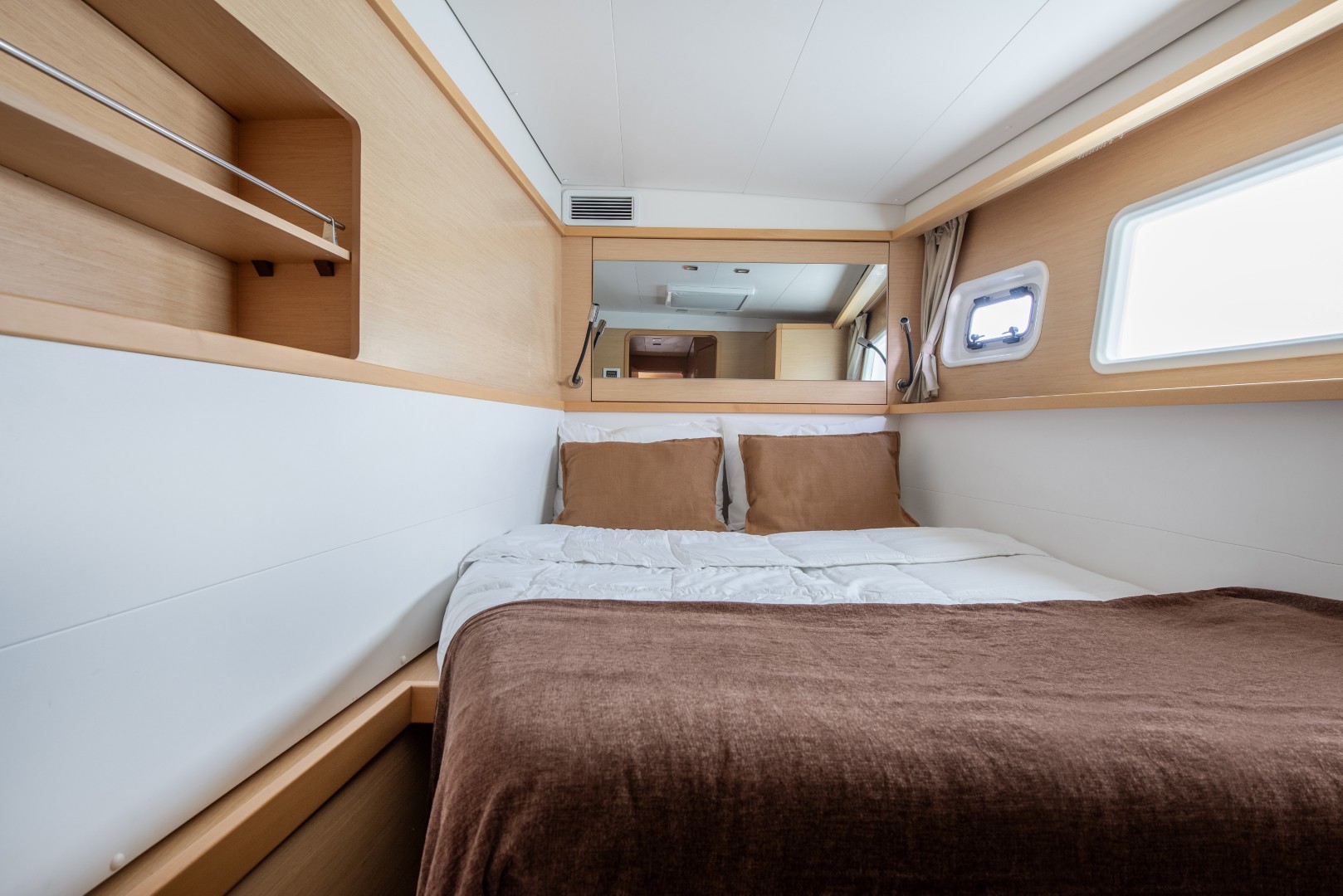 Lagoon 450 Fly — photo 8