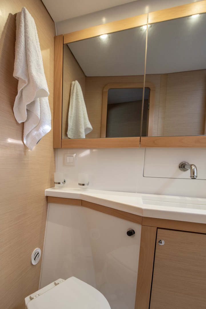 Lagoon 450 Fly — photo 13